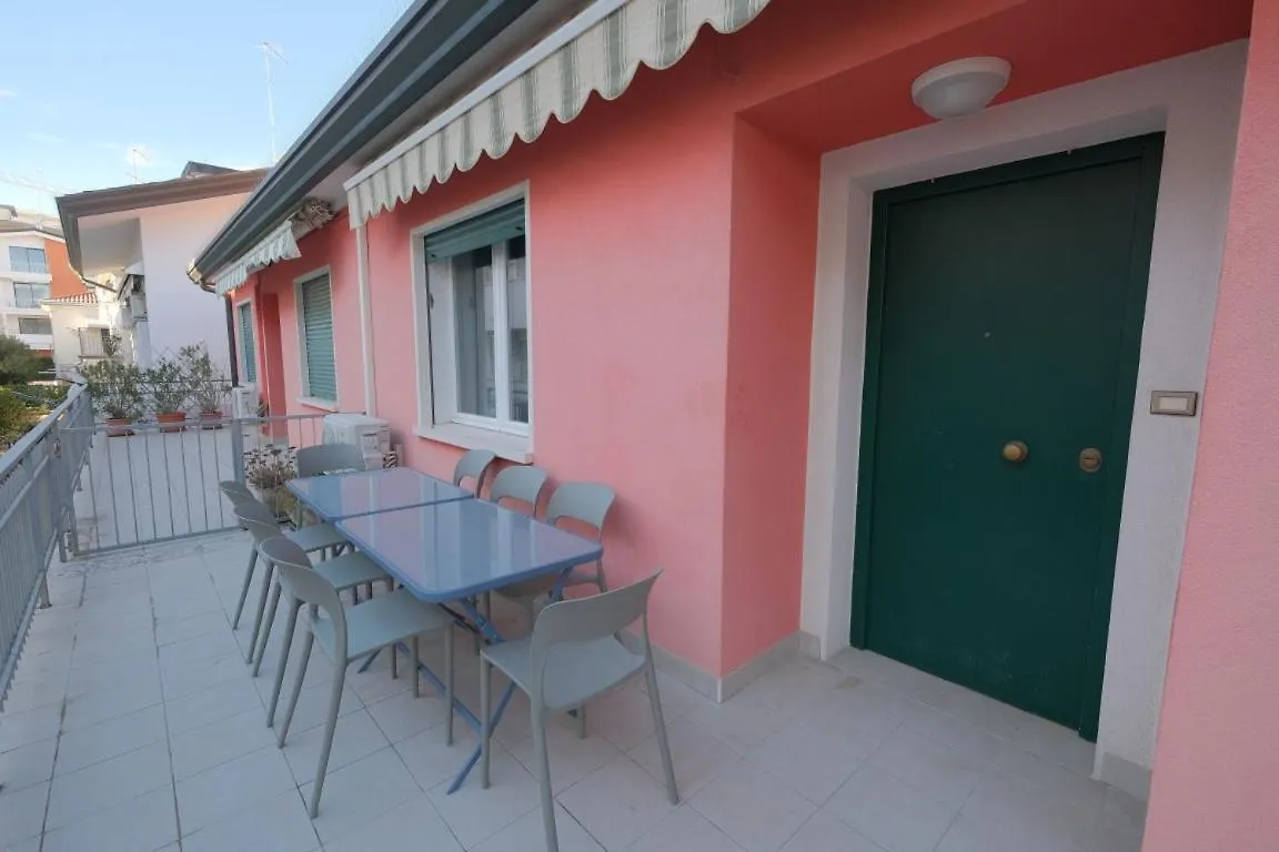 Casa Rossa Tre Camere In Centro location
