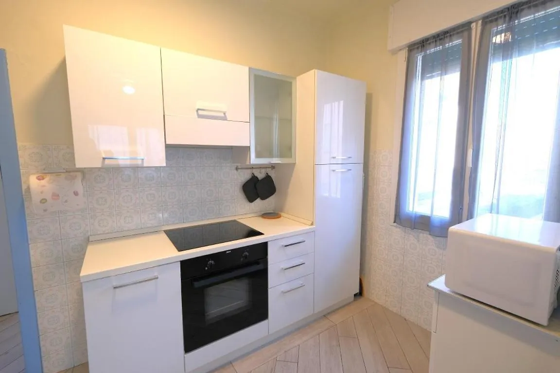 Casa Rossa Tre Camere In Centro Lido di Jesolo Apartmán
