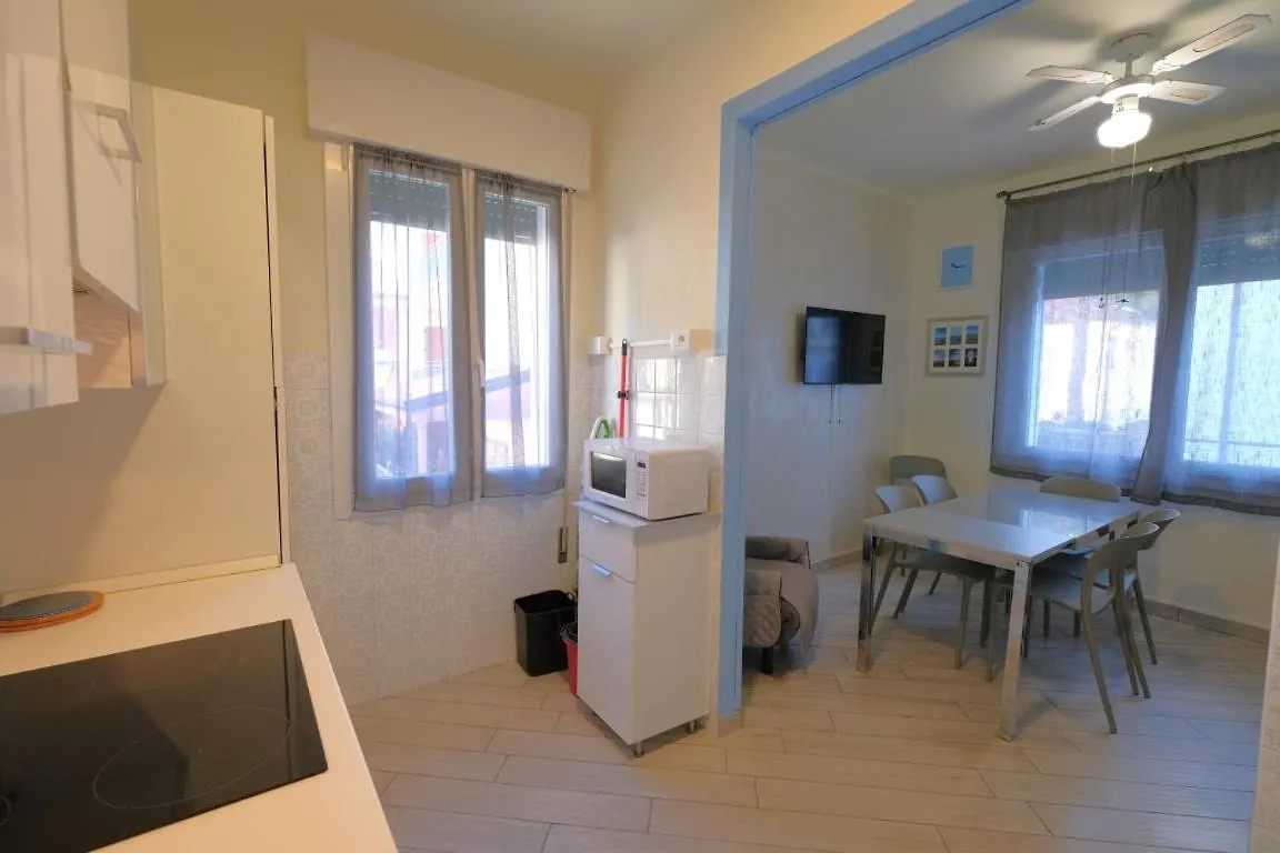 Casa Rossa Tre Camere In Centro Lido di Jesolo Itálie