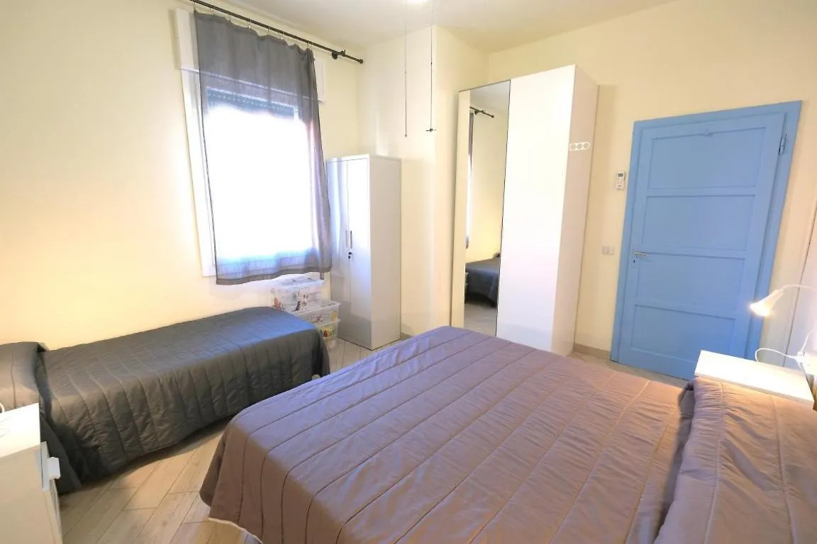 Casa Rossa Tre Camere In Centro Lido di Jesolo Apartmán